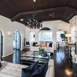 Diese eigenständige stadt mitten in los angeles bietet, nur wenige autominuten von hollywood entfernt, alles was touristen sich unter glanz und glamour vorstellen. Wohnen Bei Den Stars Zu Hause Gala De