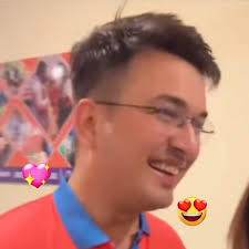 So cute my handsome sir ji aap bhut zyada cute our pyara hu aap hemsha  khush rho🥰🤗😍❤️🙏@shubhankrmishra