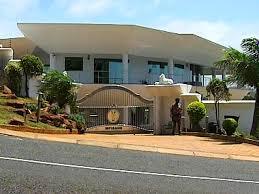 Zweli lawrence mkhize (born 2 february 1956, willowfontein, pietermaritzburg) is a south african mkhize raised the possibility of closing chancellor house due to the amount of negative publicity it. Businesswomans House Raided Over Fraud Charges Enca