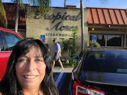 What are recent experiences with T Michael's restaurant in Naples?