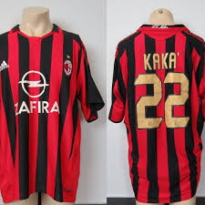 De club won zevenmaal de europacup i/uefa champions league, waarmee het na real madrid de club is met de meeste titels. Milan Kit 2005 Promotions