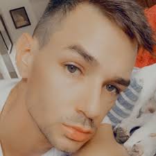 Chris Beckham's Instagram, Twitter & Facebook