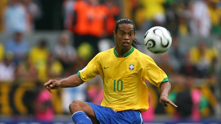 Brasiliens Altstar Ronaldinho beendet Fußball-Karriere