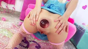 Crazy nymph Jayda Diamonde plays with a huge anal balls - Porn Movies -  3Movs