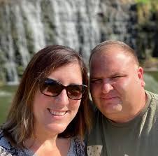 Where to find wholesale plastic pots for greenhouse growing in Minnesota?