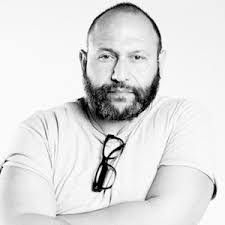 Robert Escalera's Instagram, Twitter & Facebook