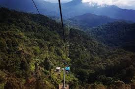 Tempat yang berada di ketinggian sekitar 6000 kaki itu merupakan landmark daerah pegunungan destinasi wisata yang beragam di ketinggian ini membuat genting highland sangat layak kamu kunjungi. Tempat Menarik Di Genting Highland Yang Terkini 2021 Paling Cantik