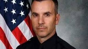 Wounded Texas cop returns from hospital