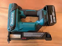 Makita Cordless 23 Gauge Pin Nailer Review Model Xtp02z Makita Makita Tools Buying A New Home