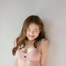 ที่ต่างประเทศนั่นเอง ต่อมาเธอได้มีอาการป่วยเกี่ยวกับตับ และเสียชีวิตลงในวันที่ 27 ก.ค. à¸«à¸™ à¹„à¸žà¸¥ à¸™ à¸› à¸§à¸¢à¸‡ à¸°à¸•à¸­à¸šà¸Š à¸²à¸™à¸° P Philinxx Twitter
