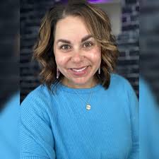 ❄️Happiest of Mondays to you ❄️ I hope you all have a great start to your  week!!🌨️ I created this snowflake makeup look in my live using my P Louise  "If looks