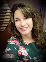 Katherine Dapper's Instagram, Twitter & Facebook