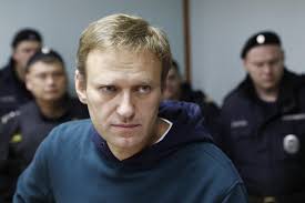 An analyst says russia's actions amount to an attempt to destroy his organisation and. L Opposant Russe Alexei Navalny Entre La Vie Et La Mort Le Temps