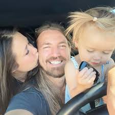 Kelcey & Jarran (@lifehackercouple) • Instagram photos and videos