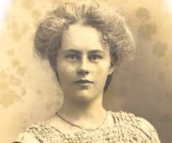 Barbara Gow's Instagram, Twitter & Facebook