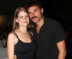 Maybe you would like to learn more about one of these? Danah Mixalakh Giwrgos Papagewrgioy Pantreyontai Video