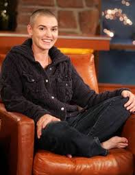 Sinead o'connor performs on stage at vogue theatre on february 01, 2020 in vancouver, canada. 31 Sinead O Conor Ideen Kahle Madchen Glatze Igelschnitte