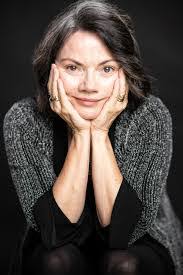 Susan Henley's Instagram, Twitter & Facebook