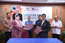 Meluaskan akses pendidikan melalui program pembelajaran sepanjang hayat kepada semua peringkat masyarakat dengan. Kementerian Pengajian Tinggi On Twitter Destinasi Beliau Yang Pertama Ialah Di Kolej Komuniti Seberang Jaya Kksbj Yang Merupakan Salah Satu Daripada Enam Kolej Komuniti Yang Ditubuhkan Di Pulau Pinang Https T Co Rioj1tnonw