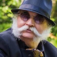 Amazon.com: 4 Film Favorites: Draculas (Dracula A.D. 1972, Dracula Has  Risen from the Grave, Horror of Dracula, Taste the Blood of Dracula) :  Christopher Lee, Peter Cushing: סרטים וטלוויזיה