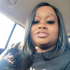 Danielle Gaus's Instagram, Twitter & Facebook