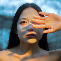 Laura Brenneman's Instagram, Twitter & Facebook