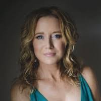 Pamela Horne's Instagram, Twitter & Facebook