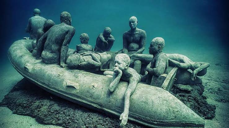 DeCaires Taylor's Underwater Museums | DailyArt Magazine