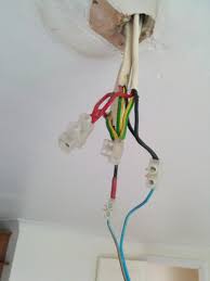 Most hdb homeowners are faced with the problem of low ceilings, so much so they end up surrendering to the feat by getting plain ole recessed lights. Odd Wiring In Ceiling Rose Diynot Forums