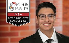 Let's give it up for Stephen Mendoza ('23), one of two students named  @poetsandquants' Best and Brightest of 2023, who upon graduating next month  will be working for Nike. "I had previous