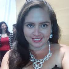 Stream BELLA ROBLES music