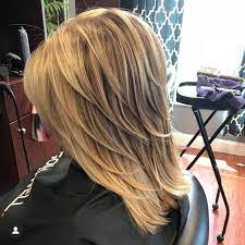 Nel video tutorial di oggi ti presento un taglio femminile, lungo, . Capelli Scalati Lunghi Medi Corti Autunno Inverno 2020 2021