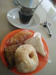 Roti dan butter / jam. Breakfast With Coffee And Snacks Sarapan Pagi Dengan Kopi Dan Kue Ringan Steemkr