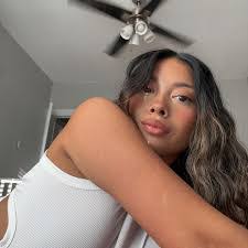 Veronica Rae's Instagram, Twitter & Facebook