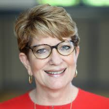 Lori Conlon's Instagram, Twitter & Facebook