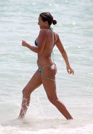 Eda taşpınar şirketinin vizyonunu kadınları mutlu etmek olarak belirlemiştir. Eda Taspinar In Bikini Ata Beach In Miami 02 13 2018 Hawtcelebs