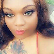 Sheena Gilmore's Instagram, Twitter & Facebook