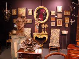 Au cœur de paris, non loin de la tour eiffel, le village suisse est un rassemblement d'antiquaires, décorateurs et galeries d'art. Salon Des Antiquaires De La Foire Saint Germain Place Saint Sulpice A Paris