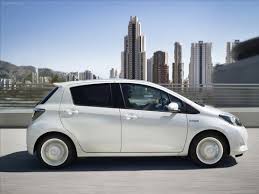 Toyota Yaris Hybrid Full Hd Wallpaper Yaris Toyota Subcompact Cars