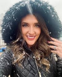 Katelyn Ogle's Instagram, Twitter & Facebook