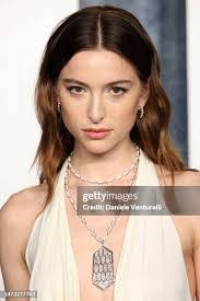 Eve Powell's Instagram, Twitter & Facebook