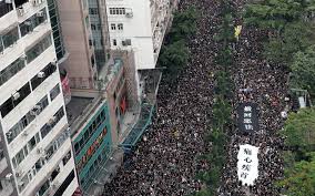 Origines 3 épisodes (30 mn). Nouvelle Manifestation Monstre La Dirigeante De Hong Kong Presente Ses Excuses Le Parisien