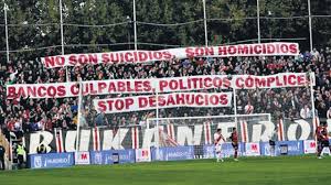 Los 'bukaneros' del rayo vallecano han negado hoy su relación con los incidentes ocurridos en las últimas manifestaciones de madrid, como los de anoche junto al congreso. Hinchas Con Conciencia Social Los Bukaneros Cumpl Pagina12