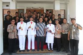Doc kisi kisi dan jawaban paskibra rofie rahman academia edu from www.academia.edu. Kisah Ananda Mikola Paskibraka Nasional Asal Banyuwangi Yang Anak Nelayan Merdeka Com