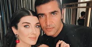 Love world 58.751 views6 years ago. Oyuncu Aslihan Guner In Esi Mert Kilic Tan Ozlem Dolu Sozler Aslihan Guner In Esi Mert Kilic Alismak Zor Geliyor Galeri Magazin
