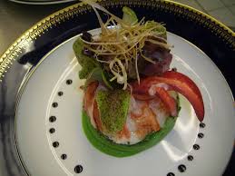 Ce Mois Ci Le Chef Sebastien Baud Vous Propose Une Nouvelle Recette Homard Du Maine Poche Au Beurre D Echire Puree De Poi En 2020 Puree De Pois Poireaux Betterave