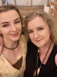 Handmade birthday gift for mom by daughter