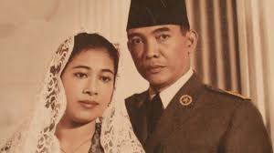 Story ibu kos kesepian #shorts (3). Asmara Bung Karno Dan Inggit Kisah Cinta Anak Kos Dengan Ibu Kos Yang Berujung Pilu Okezone Nasional