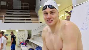 He is the finnish record holder over that distance with a time of 21.93 sec. Olympiauimari Takoo Hurjia Harjoitusmaaria Tyoskentelee Kuntapoliitikkona Ja Opiskelee Auttaakseen Muita Ari Pekka Liukkonen Loytaa Kiireesta Vastapainon Urheilulle Yle Urheilu Yle Fi