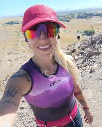 El gran @geronimobarraquero , del @club_araikani_teams , hecho un elite de  calle, con toda su potencia, dejo un ratito el stand antes de abrir la  expo, y se quedó con los 10k